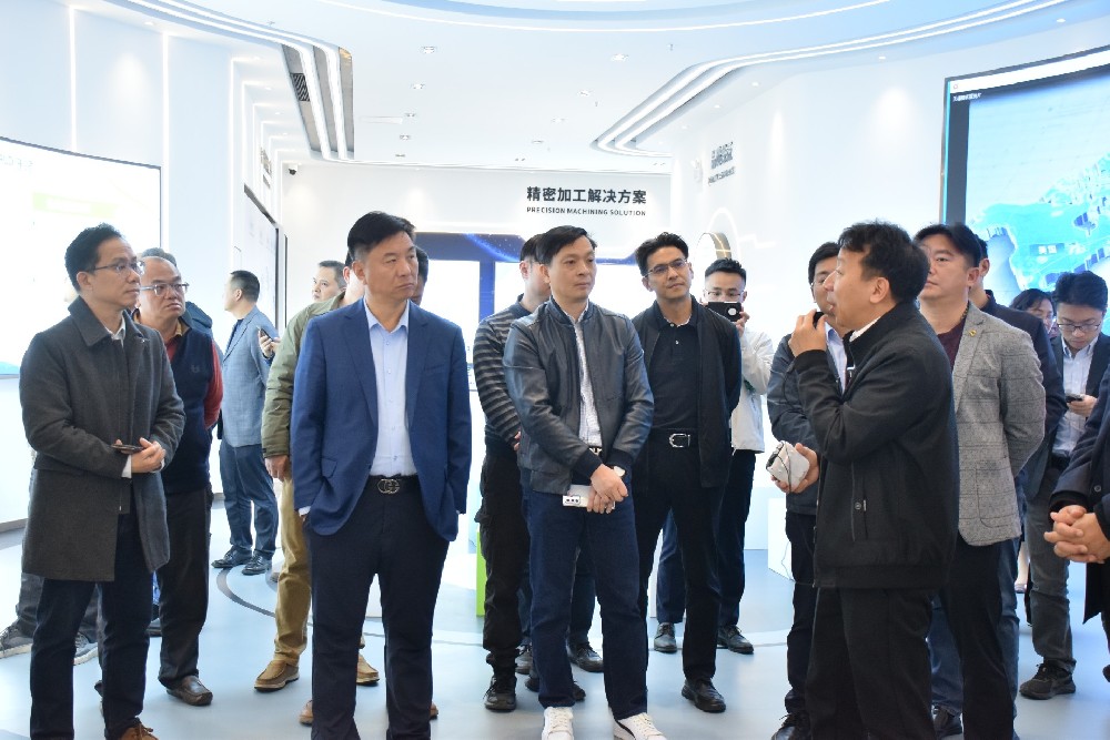 校友重聚 共话成长丨华南理工大学校友会考察团参访yl6776永利集团